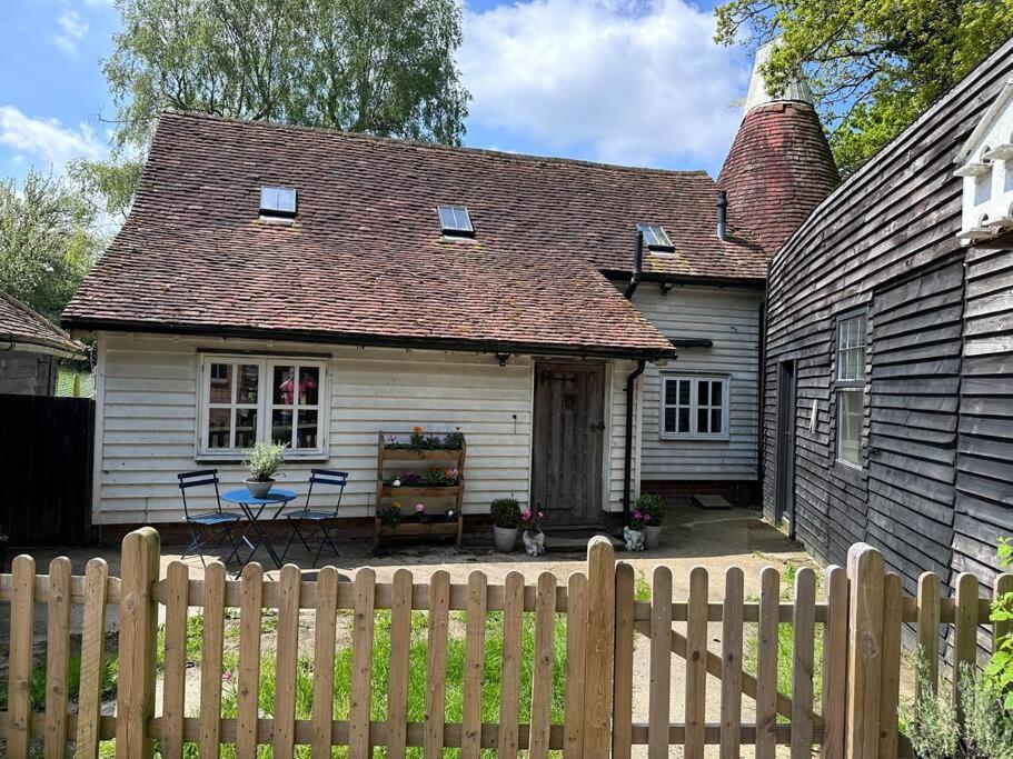 הוילה Beautiful 2 Bed Oast - 15 Acre Farm - Tunbridge Wells מראה חיצוני תמונה