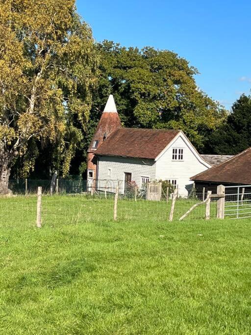 הוילה Beautiful 2 Bed Oast - 15 Acre Farm - Tunbridge Wells מראה חיצוני תמונה